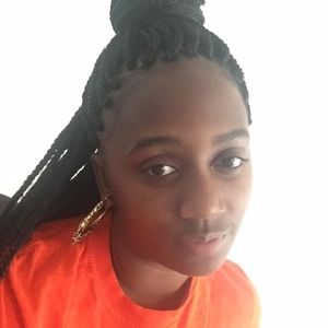 Meet your Posher, Alicia